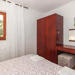 Cozy In Ferienhaus Novi Vinodolski